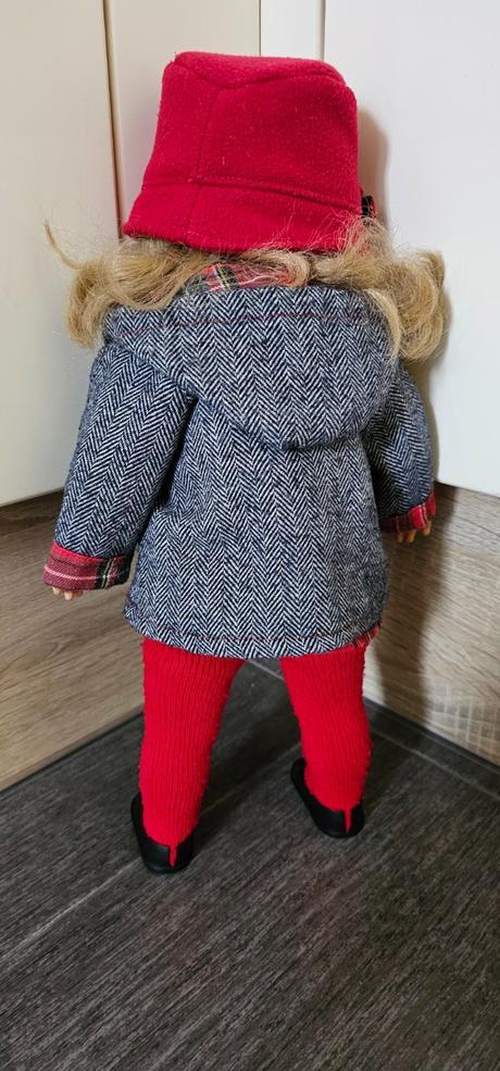 Babika llorens, ako nová, 