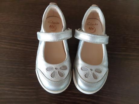 Kvalitné celokozenne topanocky, clarks,25