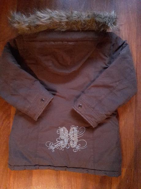 Bunda s vyšivkou, 116