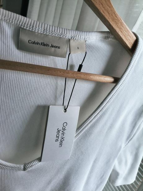 Calvin klein rebrovaný bavlnený top m-l, calvin klein,l / m