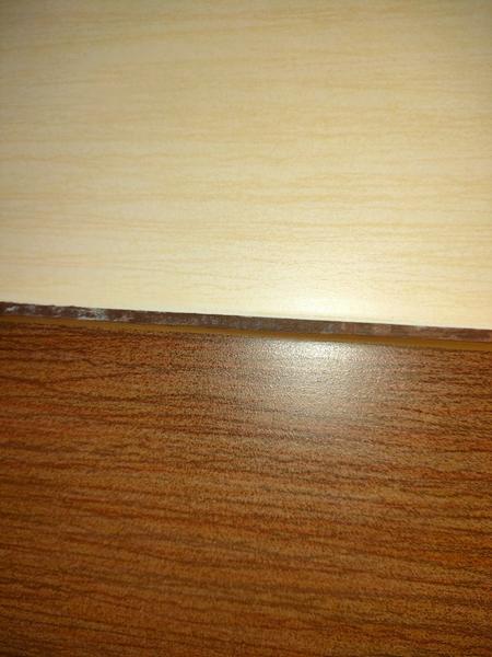 Čím vyčistiť hnedé špáry medzi kachličkami?