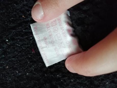 Bodkovaná vetrovka, 104