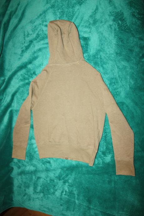 Mikina, one by one,140