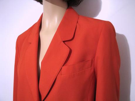 Svetločervené sako, l