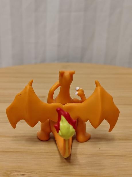 Pokémon figúrka charizard, 6,5 cm, 