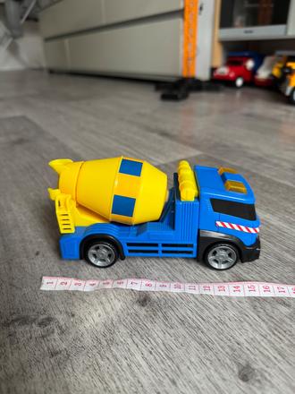 Autíčko domiešavač,