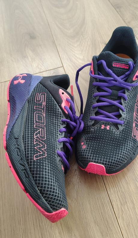 Ua bezecke tenisky 38,5, under armour,38