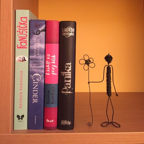 Balík kníh pre staršie dievčatá a mladšie ženy, 