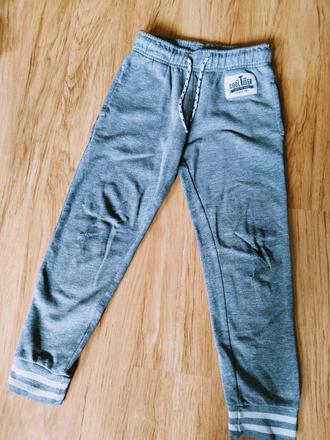 Šedé tepláky, lupilu,116