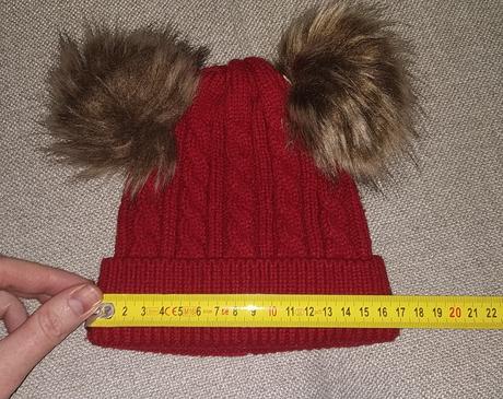 Čiapočka s brmbolcami, 86