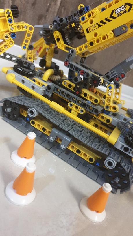 Lego technic 42097 - kompaktný pásový žeriav  top, 