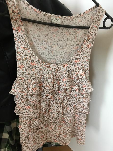 Tielko s volánikmi nové foto, l