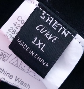 Pletené zimné šaty s perličkami, 134