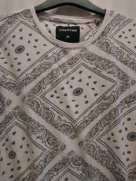 Pánske čierno biele tričko so vzorom, chapter, m, m