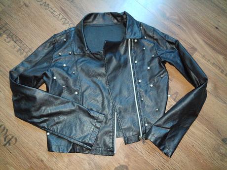 Dievčenská bunda, 146