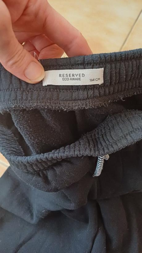 Teplejšie tepláky, reserved,164