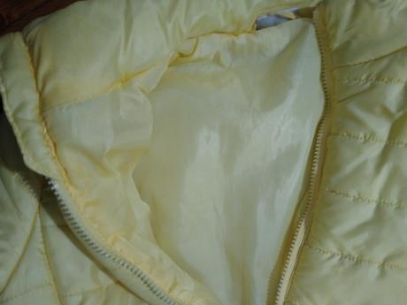 Žltá vetrovka, 158