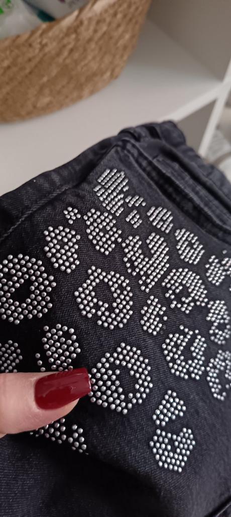 Moderné džínsy s trblietkami, 146