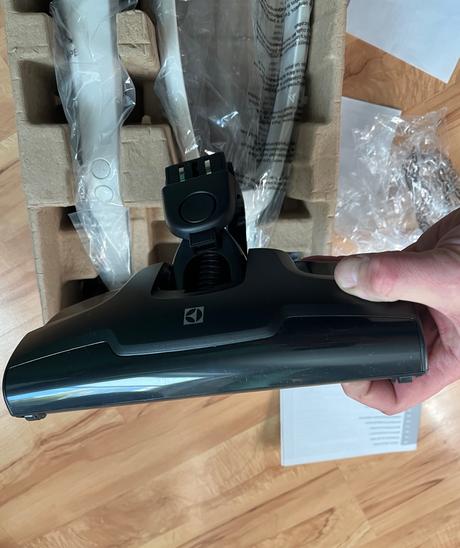 Tyčový vysávač electrolux 300 clean nové príslušen, electrolux