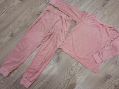 Teplé plyšové pyžamá 110/116, pepco,110