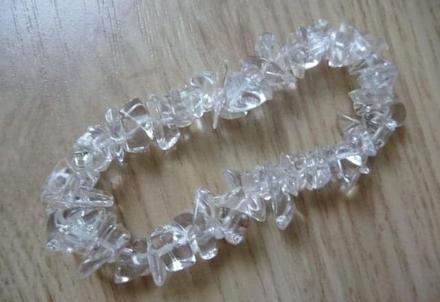 Krištáľový náramok,