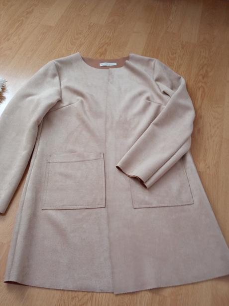Jednoduchý kabátik, 38