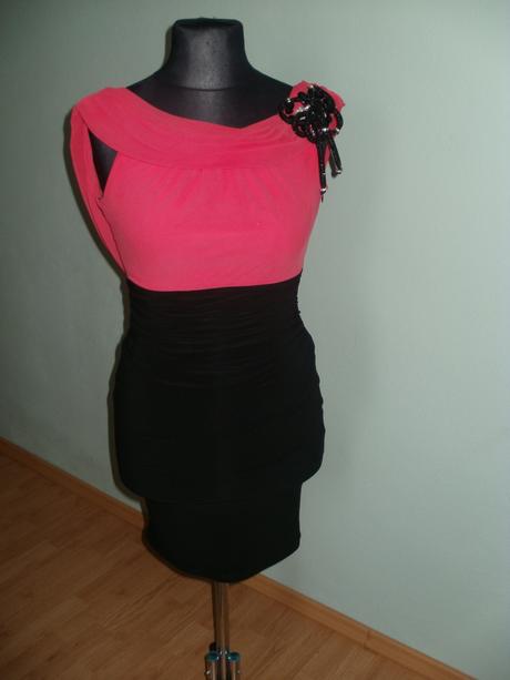 Spoločenské šaty s vodopádovým strihom, m