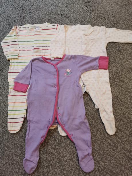 Pyžamká, cena spolu, 68