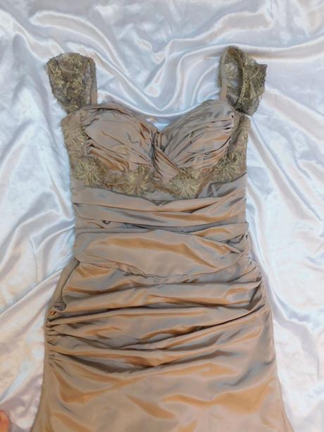 Kvalitne slavnostne saty, 38