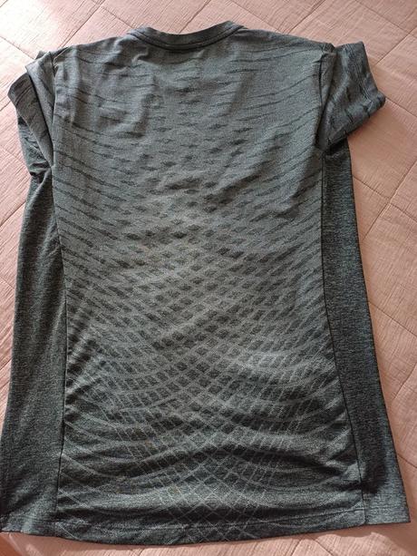 Parádne športové tričko nike dri- fit č.s, s