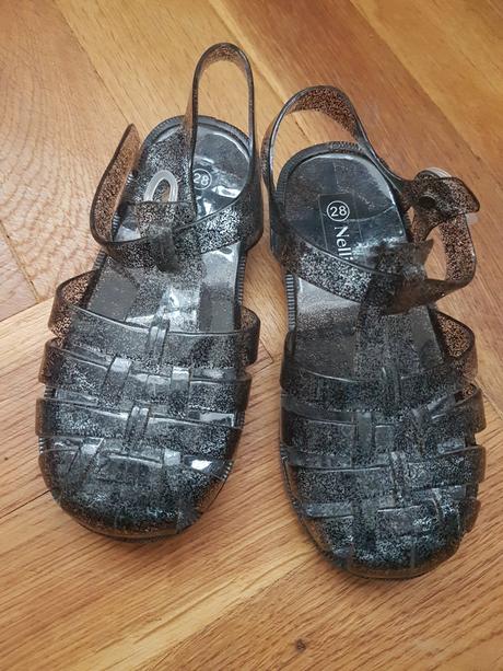 Topánky do vody, 28