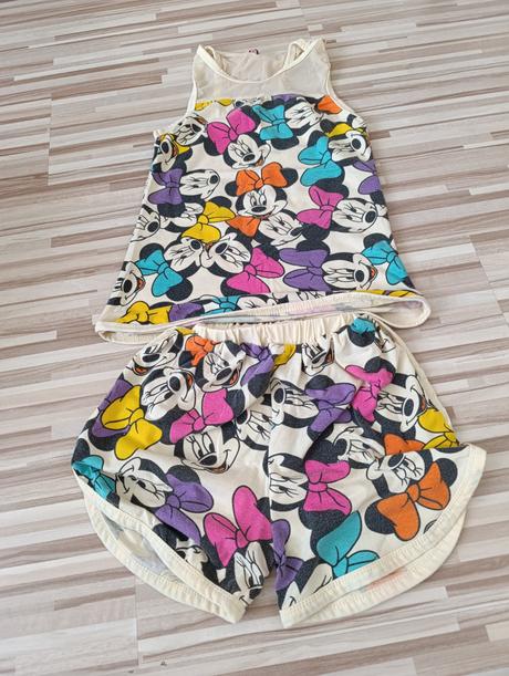 Balík oblečenia veľkosť 128, 122–134