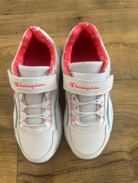 Tenisky, champion,33