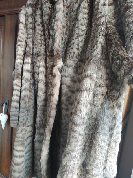 Kožuch (bunda) s kapucou č.44 (xl), 44