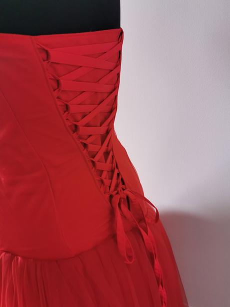 Ohnivo červené dlhé plesové šaty, s