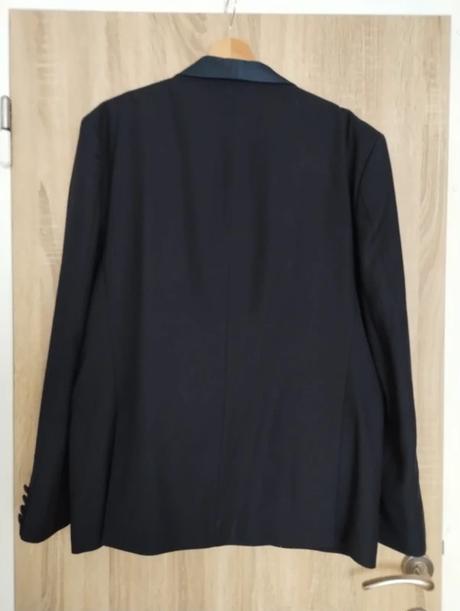 Smokingový svadobný/spoločenský oblek, 54