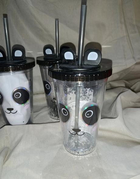 Detský pohár so slamkou, 