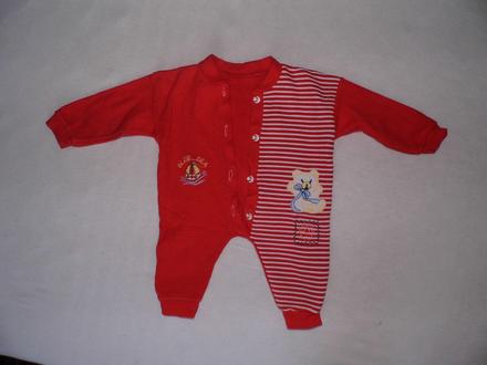 Červený overal resp.pyzamko, 62