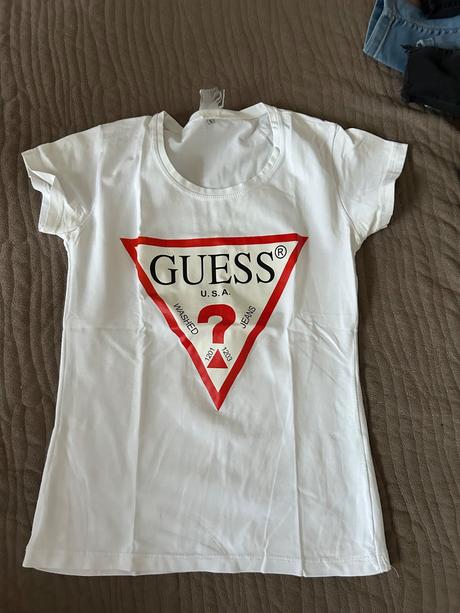 Dámske oblečenie, s