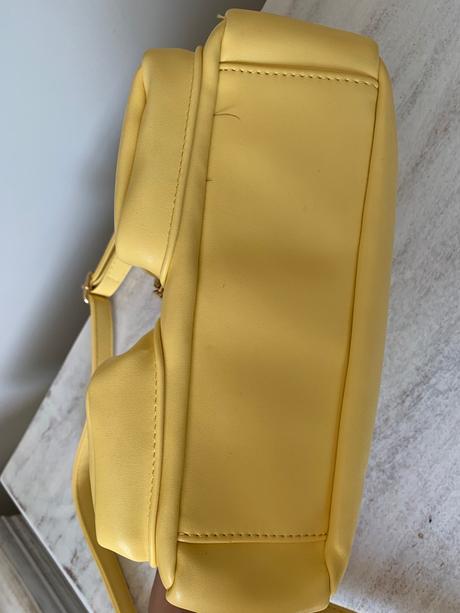 Ladvinkova kabelka pieces, pieces