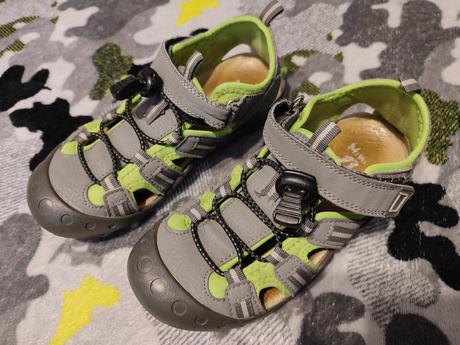 Sandálky, baťa,34