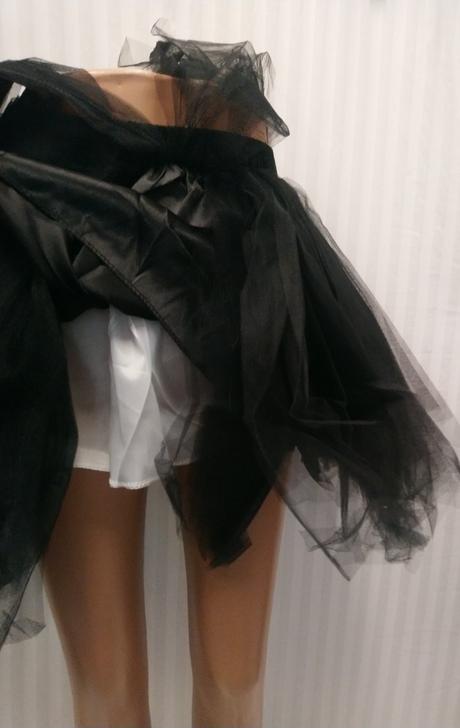 Dámska čierna asymetrická tylová sukňa, xl, xl