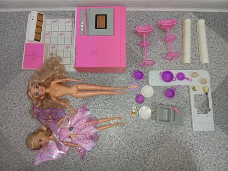 Barbie kuchyňa, barový pult, stoličky, riady, 