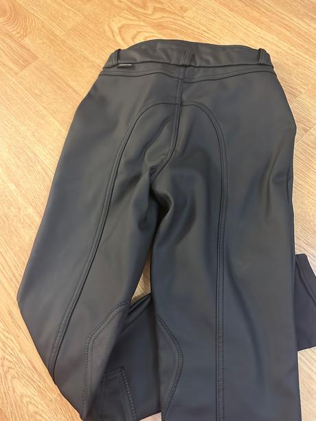 Jazdecke nohavice, 140