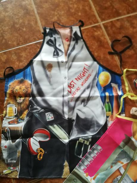 Rozlúčka so slobodou / hen party, 