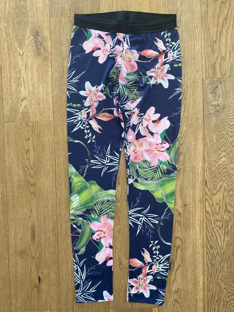 Kvetovane leginy, zara,m