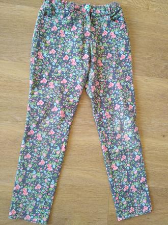 Kvietkovane nohavice, 140