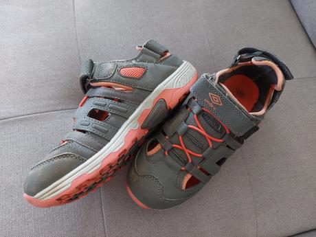 Kroksy č.35, umbro,35