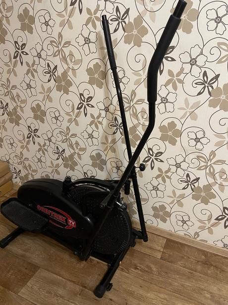 Eliptický trenažér orbitrek, 