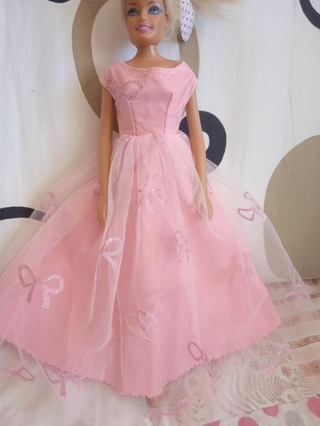 Šaty pre babiku barbie,